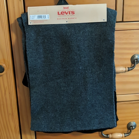 *HOST PICK*NWT Levi's Scarf and Beanie set - Picture 2 of 6